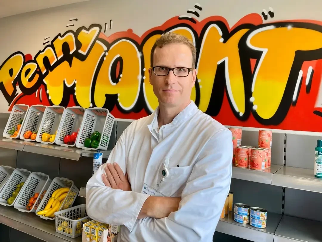 Privatdozent Dr. Robert Schulz, Chefarzt der Neurologie der Asklepios Klinik Altona, im Penny Trainingsmarkt